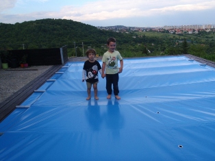 680 g/m2 PVC, alucső merevítéses BIZTONSÁGI takaró (Lux) 1513 680 g/m2 PVC, alucső merevítéses BIZTONSÁGI takaró (Lux) 1513